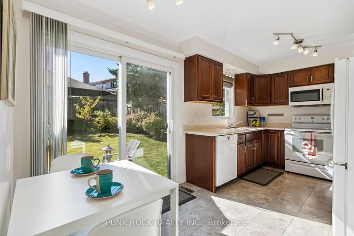 Photo 14 at 4161 Claypine Rise, Rathwood, Mississauga