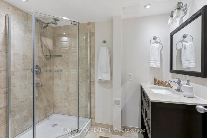 Photo 41 at 4161 Claypine Rise, Rathwood, Mississauga