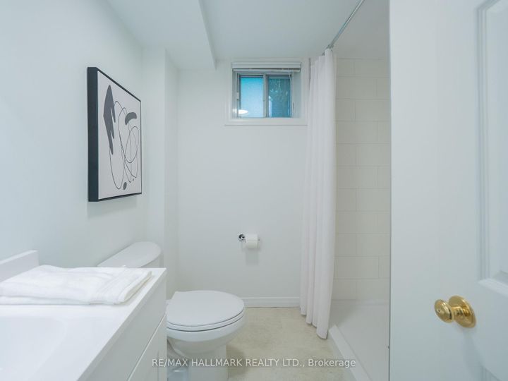 Photo 33 at 34 Guernsey Drive, Etobicoke West Mall, Toronto
