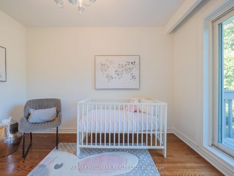 Photo 18 at 34 Guernsey Drive, Etobicoke West Mall, Toronto