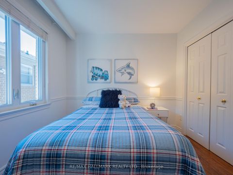 Photo 20 at 34 Guernsey Drive, Etobicoke West Mall, Toronto