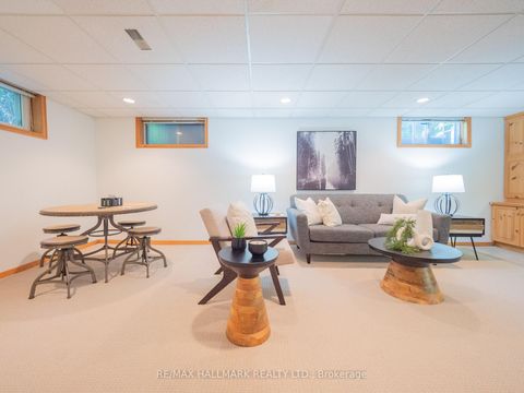 Photo 25 at 34 Guernsey Drive, Etobicoke West Mall, Toronto