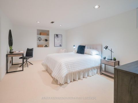 Photo 30 at 34 Guernsey Drive, Etobicoke West Mall, Toronto