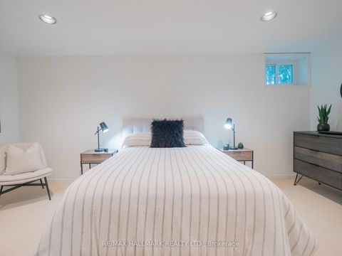 Photo 31 at 34 Guernsey Drive, Etobicoke West Mall, Toronto