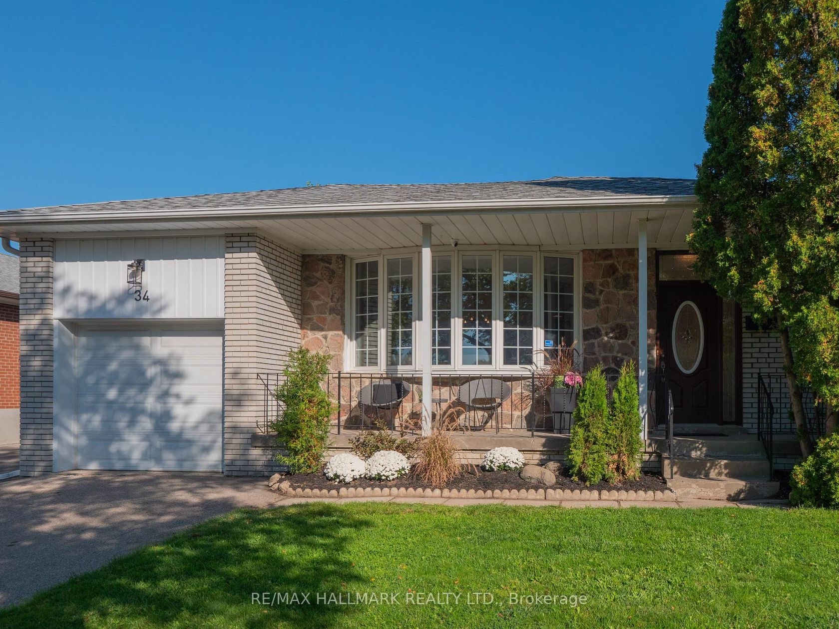 34 Guernsey Drive, Etobicoke West Mall, Toronto 