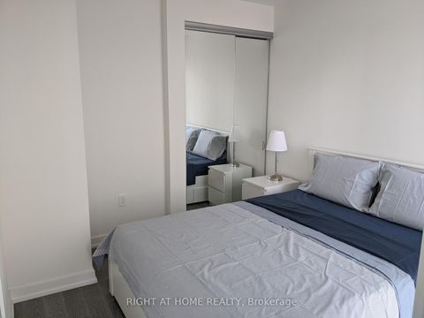 Photo 6 at 1010 - 1 Yorkville Avenue, Annex, Toronto