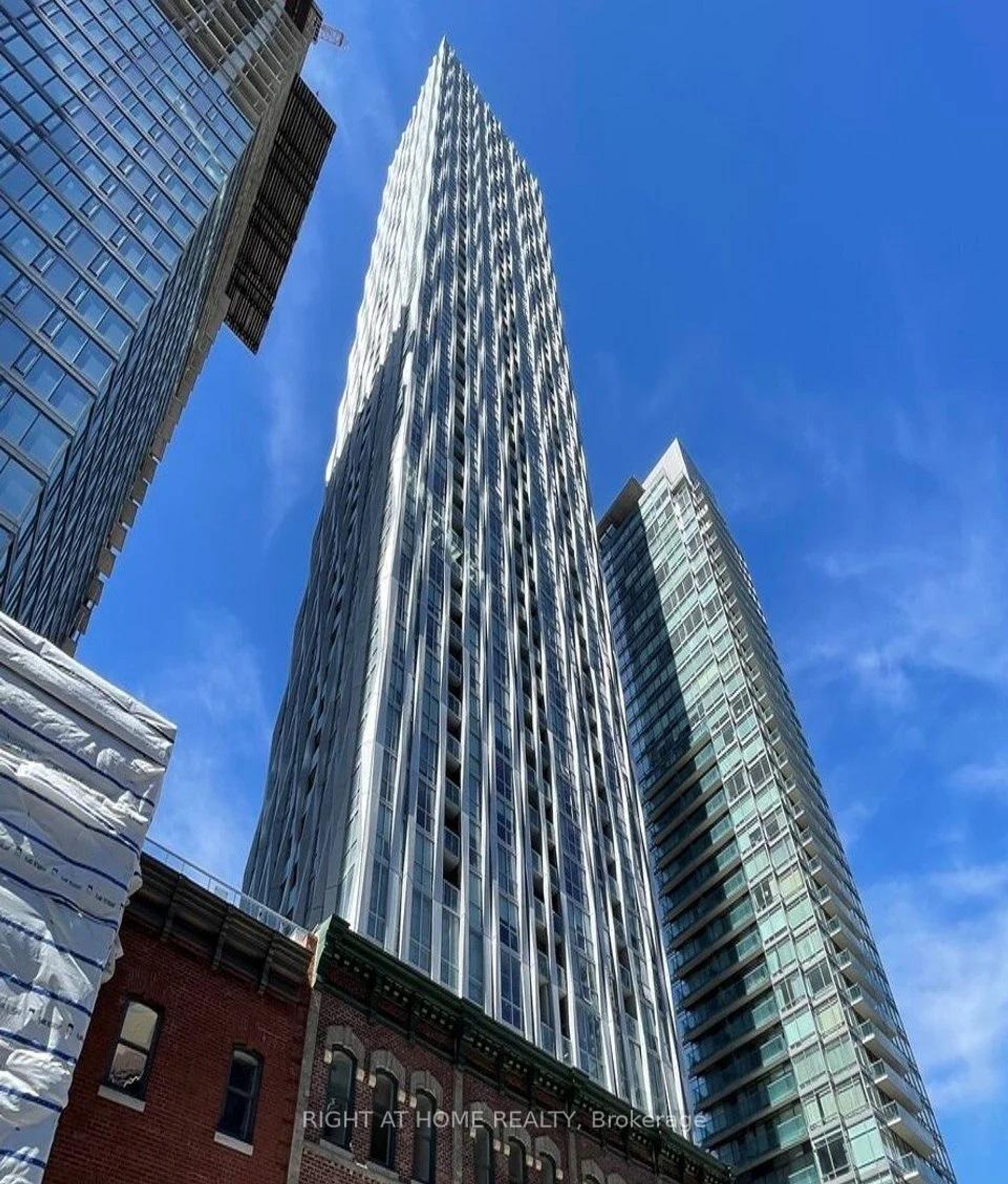1010 - 1 Yorkville Avenue, Annex, Toronto by Loree Meneguzzi Real Estate 1010 - 1 Yorkville Avenue, Annex, Toronto