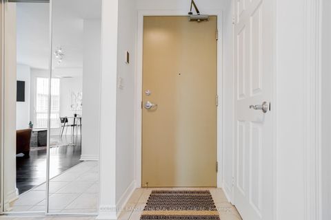 Photo 2 at 310 - 18 Holmes Avenue, Willowdale East, Toronto