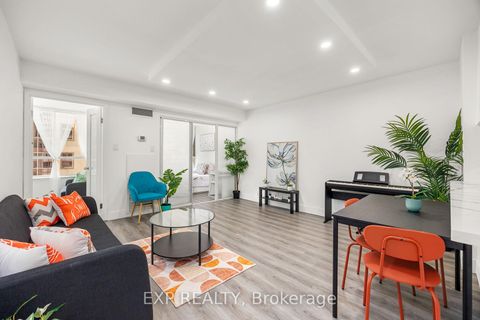 Photo 8 at 817 - 711 Bay Street, Bay Street Corridor, Toronto