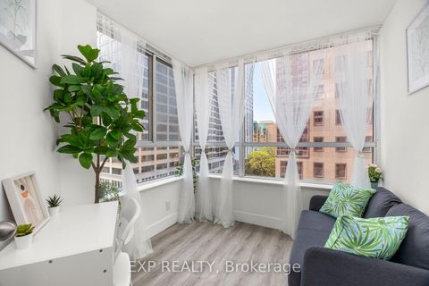 Photo 12 at 817 - 711 Bay Street, Bay Street Corridor, Toronto