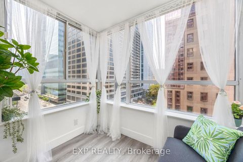 Photo 13 at 817 - 711 Bay Street, Bay Street Corridor, Toronto