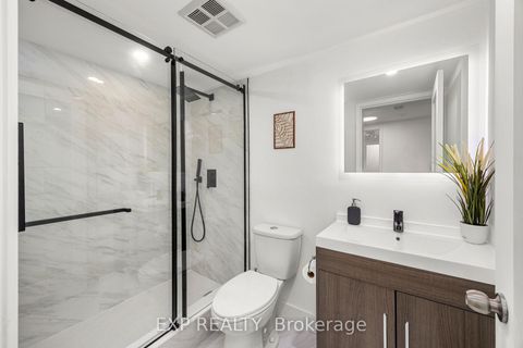 Photo 17 at 817 - 711 Bay Street, Bay Street Corridor, Toronto