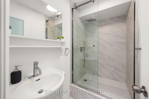 Photo 21 at 817 - 711 Bay Street, Bay Street Corridor, Toronto