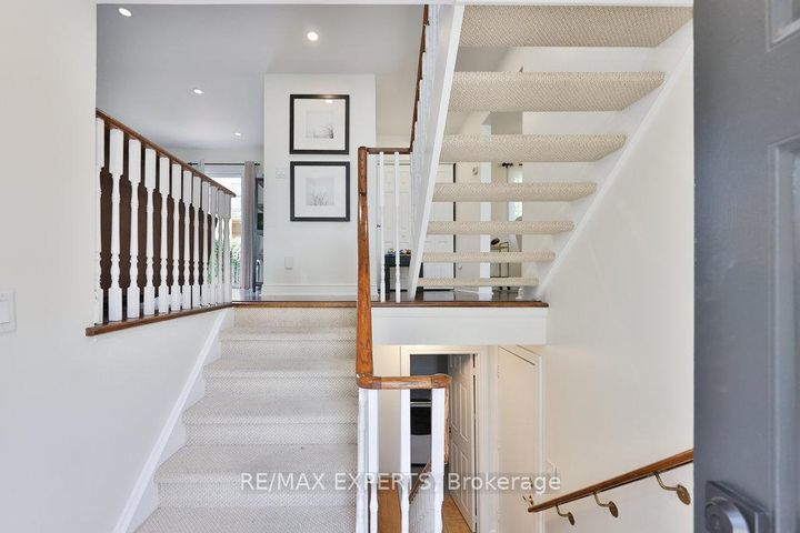 Photo 2 at 4 Amos Maynard Circle, West Woodbridge, Vaughan
