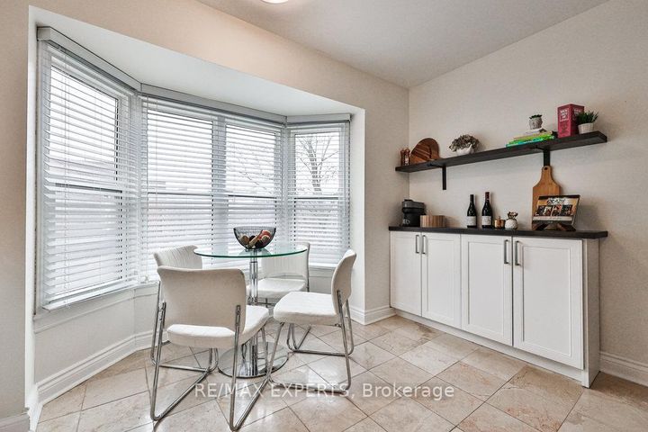Photo 12 at 4 Amos Maynard Circle, West Woodbridge, Vaughan