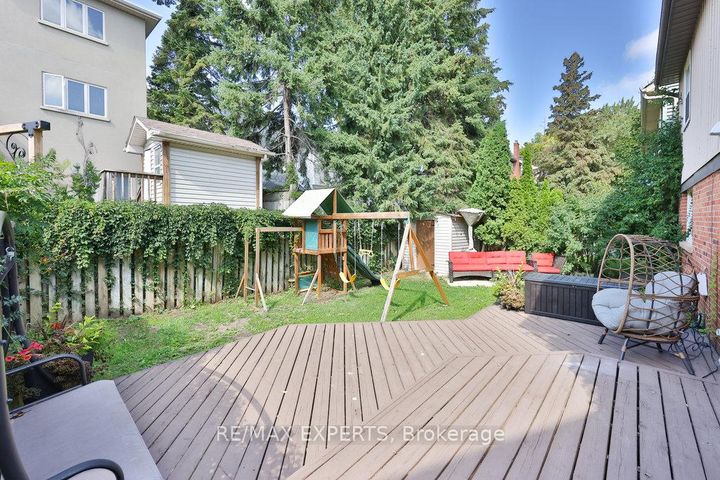 Photo 29 at 4 Amos Maynard Circle, West Woodbridge, Vaughan