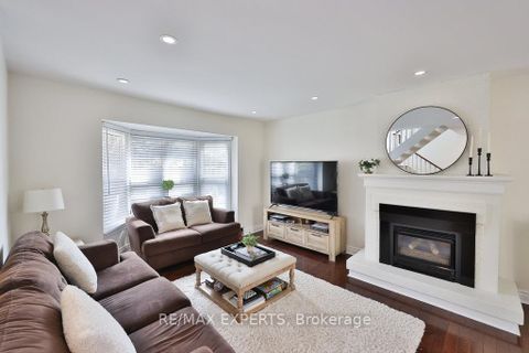 Photo 4 at 4 Amos Maynard Circle, West Woodbridge, Vaughan