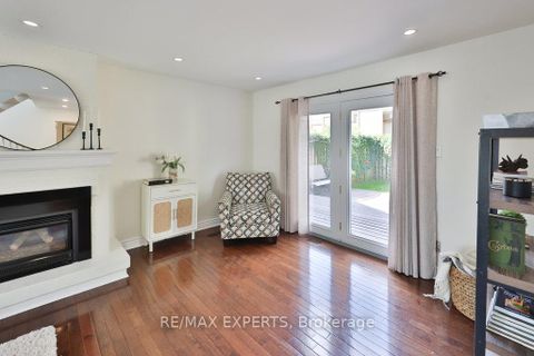 Photo 5 at 4 Amos Maynard Circle, West Woodbridge, Vaughan