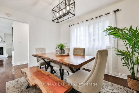 Photo 8 at 4 Amos Maynard Circle, West Woodbridge, Vaughan