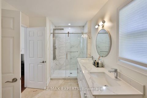 Photo 18 at 4 Amos Maynard Circle, West Woodbridge, Vaughan