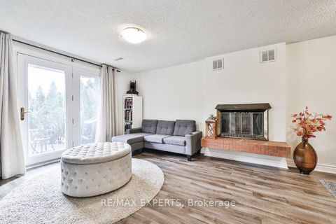 Photo 22 at 4 Amos Maynard Circle, West Woodbridge, Vaughan
