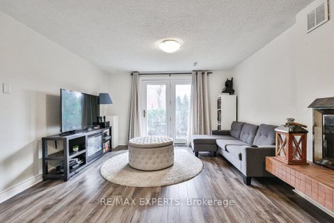 Photo 23 at 4 Amos Maynard Circle, West Woodbridge, Vaughan