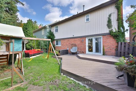 Photo 26 at 4 Amos Maynard Circle, West Woodbridge, Vaughan