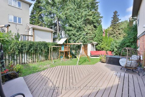 Photo 29 at 4 Amos Maynard Circle, West Woodbridge, Vaughan