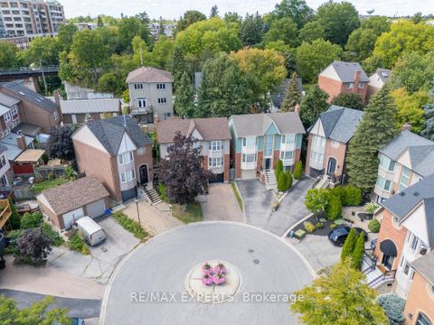 Photo 30 at 4 Amos Maynard Circle, West Woodbridge, Vaughan