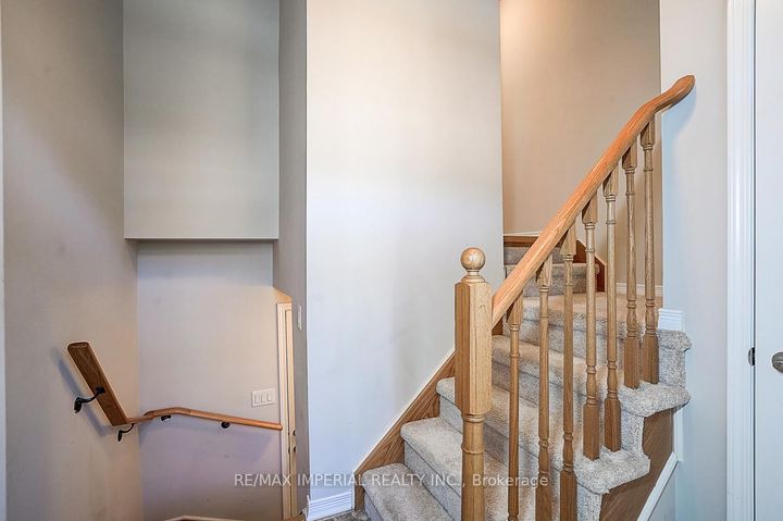 Photo 3 at 9 Ormerod Lane, Devonsleigh, Richmond Hill