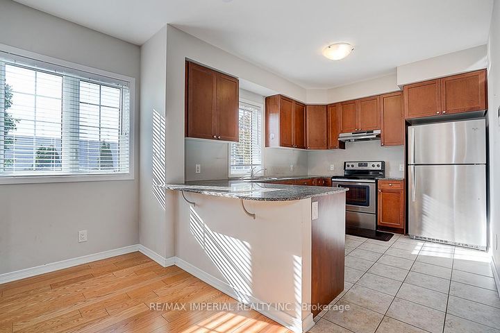 Photo 7 at 9 Ormerod Lane, Devonsleigh, Richmond Hill