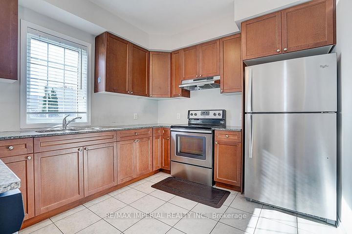 Photo 10 at 9 Ormerod Lane, Devonsleigh, Richmond Hill