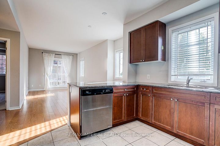 Photo 11 at 9 Ormerod Lane, Devonsleigh, Richmond Hill