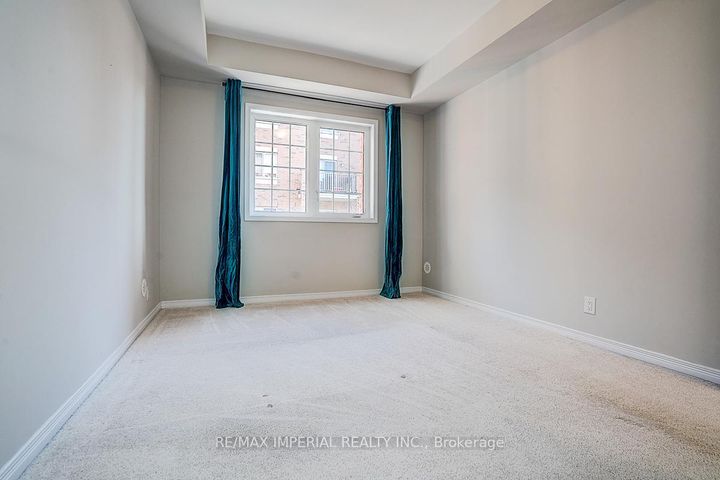 Photo 22 at 9 Ormerod Lane, Devonsleigh, Richmond Hill