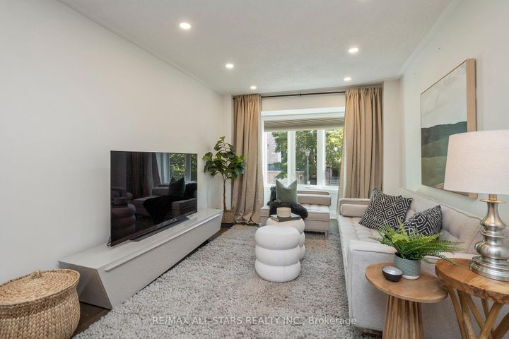 Photo 13 at 21 Rougehaven Way, Vinegar Hill, Markham