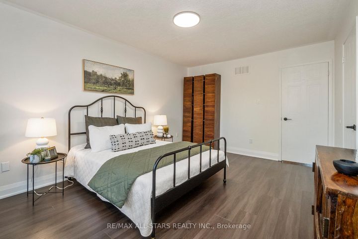 Photo 23 at 21 Rougehaven Way, Vinegar Hill, Markham