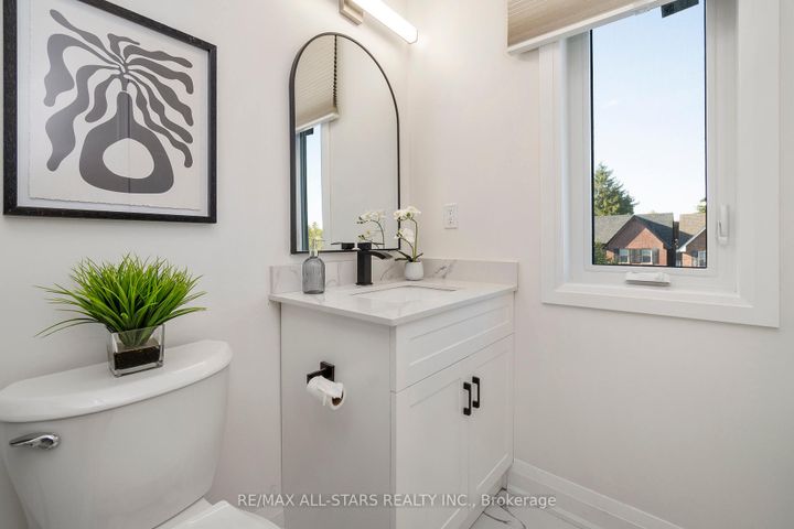 Photo 26 at 21 Rougehaven Way, Vinegar Hill, Markham