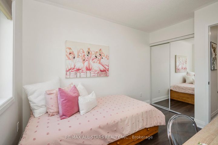 Photo 28 at 21 Rougehaven Way, Vinegar Hill, Markham
