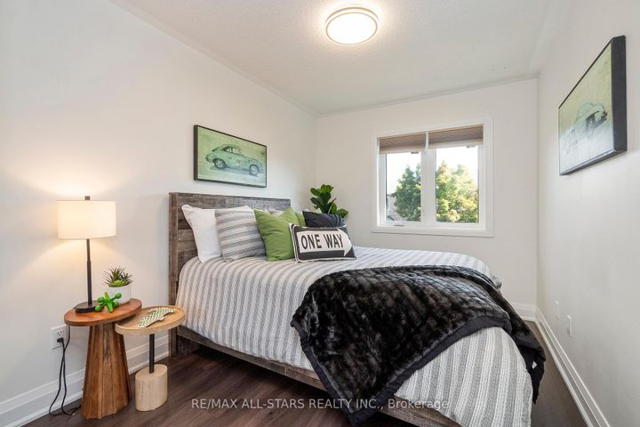Photo 29 at 21 Rougehaven Way, Vinegar Hill, Markham