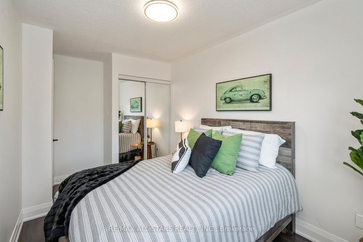 Photo 30 at 21 Rougehaven Way, Vinegar Hill, Markham