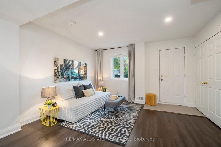 Photo 34 at 21 Rougehaven Way, Vinegar Hill, Markham
