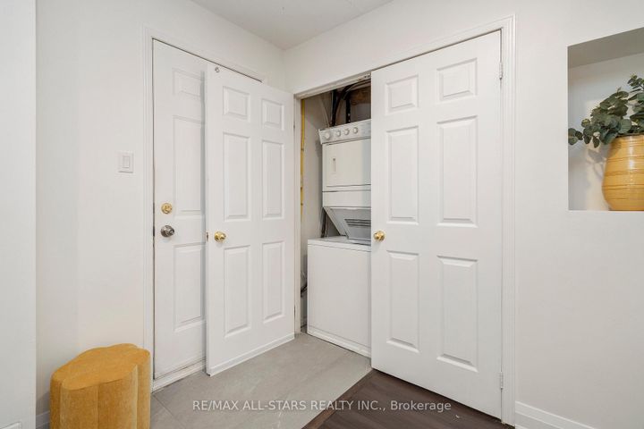 Photo 38 at 21 Rougehaven Way, Vinegar Hill, Markham