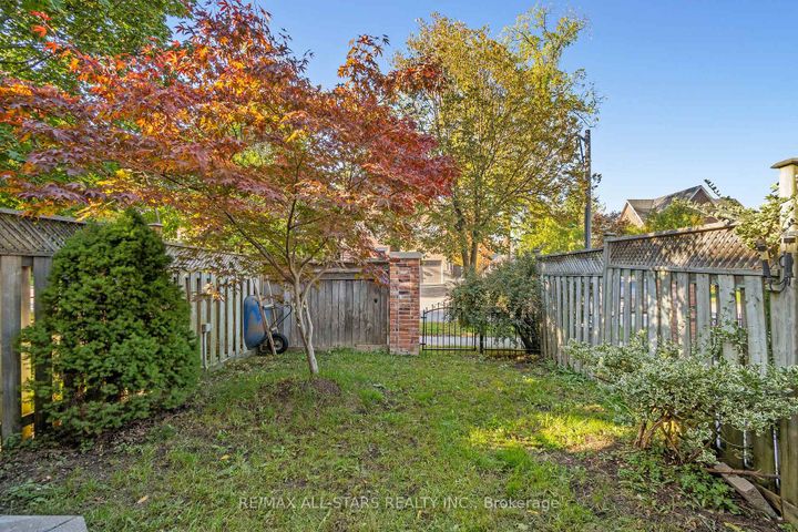 Photo 44 at 21 Rougehaven Way, Vinegar Hill, Markham