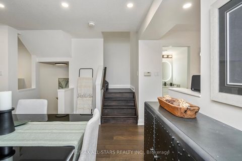 Photo 21 at 21 Rougehaven Way, Vinegar Hill, Markham