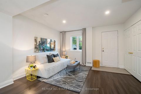 Photo 34 at 21 Rougehaven Way, Vinegar Hill, Markham