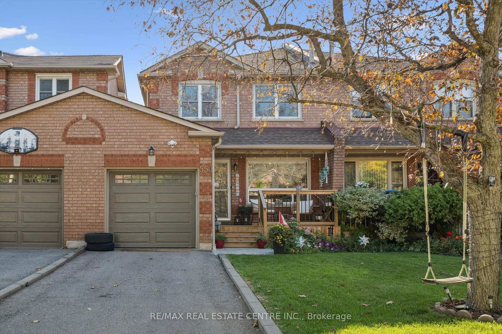 550 Ashprior Avenue, Hurontario, Mississauga 