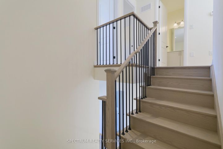 Photo 20 at 74 De La Roche Drive, Vellore Village, Vaughan