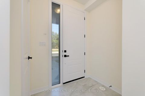 Photo 5 at 74 De La Roche Drive, Vellore Village, Vaughan