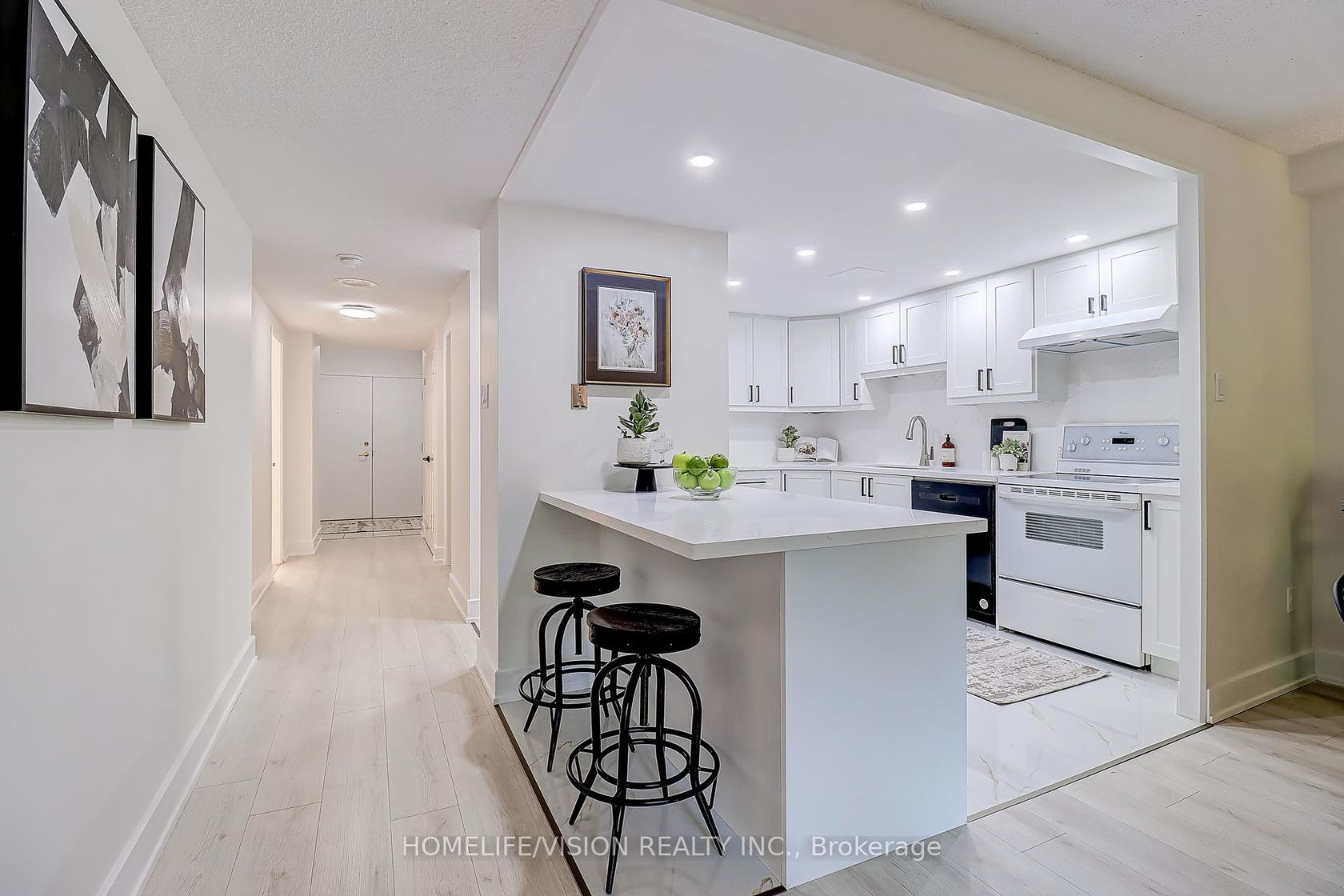 207 - 131 Beecroft Road, Westgate, Toronto 