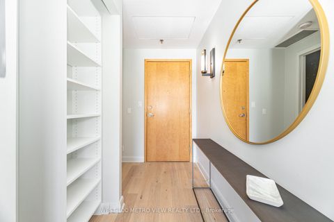 Photo 4 at 710 - 700 King Street W, Waterfront Communities C1, Toronto